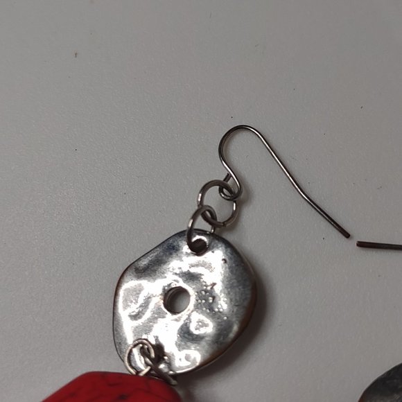 Red Dyed Howlite And Silver Tone Metal Dangle Earrings - Picture 7 of 10